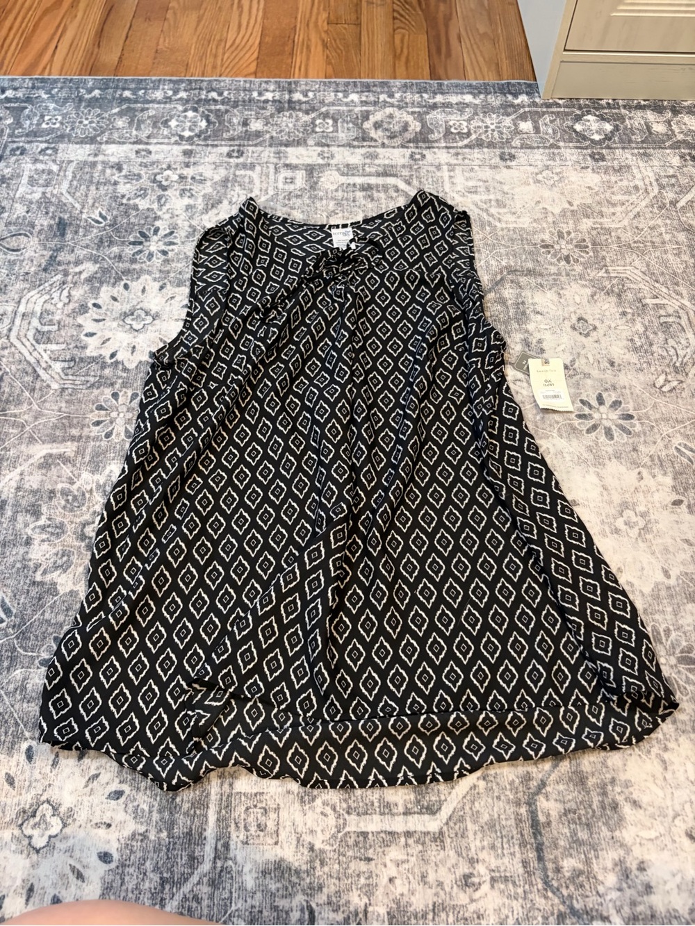 Terra & Sky Black and White Diamond-Print Sleeveless Blouse